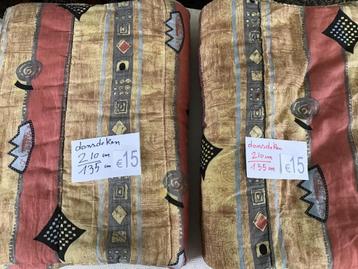 2 mooie gelijke donsdekens van 210 cm op 135 cm beschikbaar voor biedingen