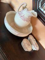 Ensemble de toilette ancien, Enlèvement