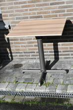 vierkante houten/metalen tuintafel, Tuin en Terras, Overige materialen, Gebruikt, Ophalen, Vierkant