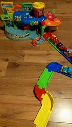 Vtech toet toet garage met 6 auto's, Kinderen en Baby's, Ophalen, Zo goed als nieuw