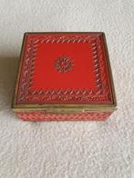 Vintage rood metalen doosje met hout afgewerkt, Verzenden, Gebruikt, Overige, Overige merken