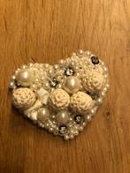 Broche en perles en forme de cœur, Bijoux, Sacs & Beauté, Enlèvement ou Envoi, Neuf