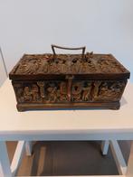 Gotisch bronzen juwelen kistje met middeleeuws taferelen., Ophalen