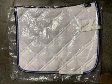 Wedstrijdzadeldoek dressuur met bijpassende frontriem  beschikbaar voor biedingen