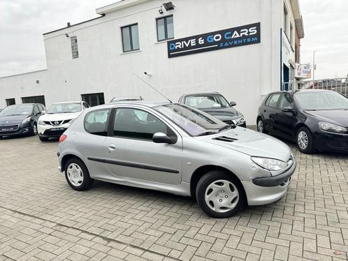 Peugeot 206 1.4i Benzine Met Airco * 1 JAAR GARANTIE * !, Auto's, Peugeot, Bedrijf, Te koop, ABS, Airbags, Airconditioning, Boordcomputer