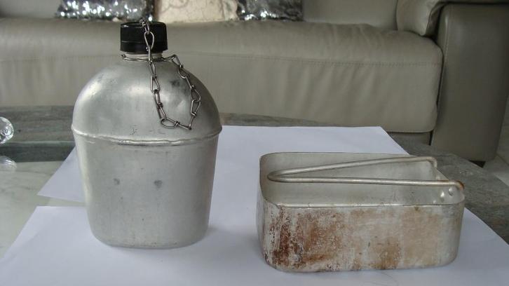 objets militaire gamelle et gourde, poinçonnée A.B.L1960, Collections, Objets militaires | Général, Armée de terre, Enlèvement ou Envoi