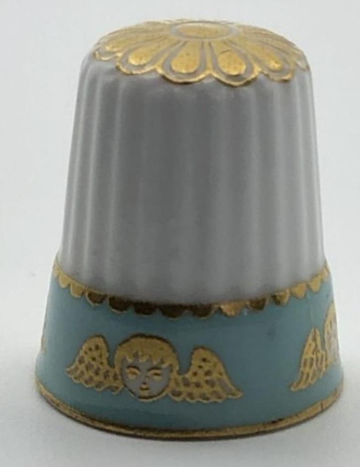 Mooi Spode vingerhoedje met engeltjes, Verzamelen, Vingerhoedjes, Nieuw, Porselein, Ophalen of Verzenden