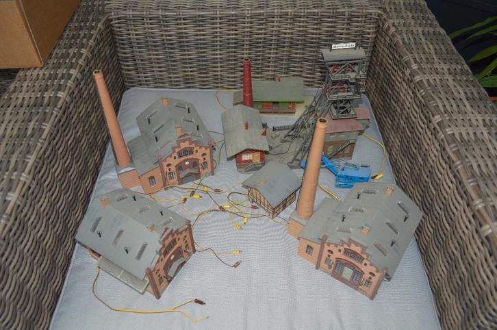 FALLER 980 en 945 : groot industrieterrein (voor Märklin ), Hobby en Vrije tijd, Modeltreinen | H0, Zo goed als nieuw, Brug, Tunnel of Gebouw