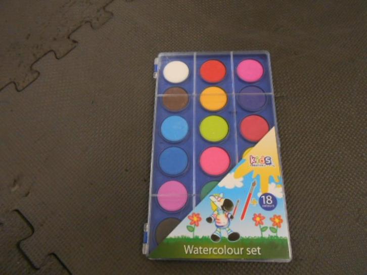 NIEUW schilderdoos 18 kleuren, Hobby en Vrije tijd, Knutselen, Nieuw, Materiaal, Ophalen of Verzenden