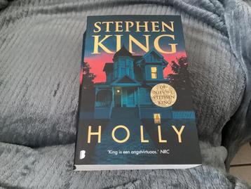 Stephen King - Holly beschikbaar voor biedingen