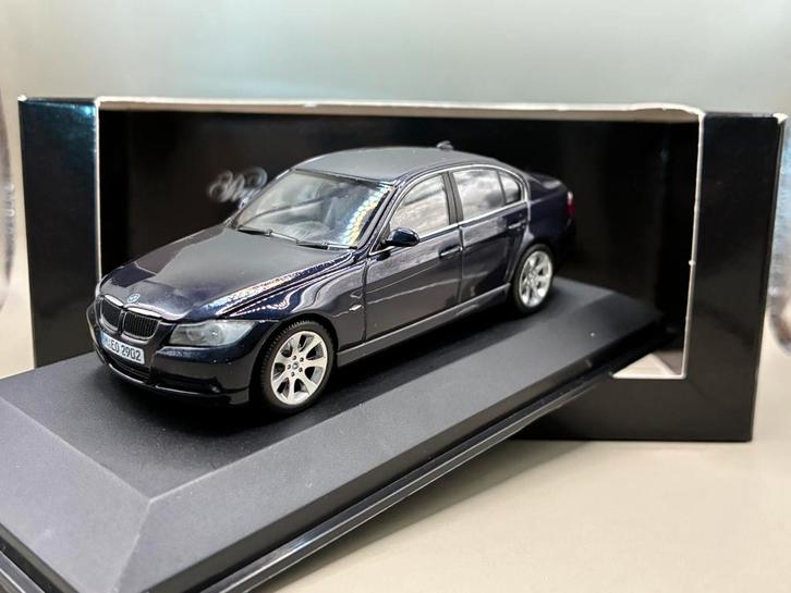 BMW 3-serie 3er Ssloon (Type E90) 2006 - MiniChamps, Hobby en Vrije tijd, Modelauto's | 1:43, Zo goed als nieuw, MiniChamps, Verzenden