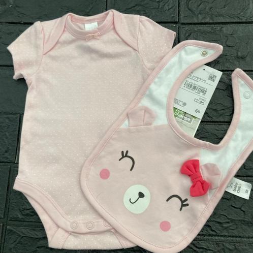 Set van meisjes body & slabbetje"Baby Club"-Nieuw-Maat 56, Kinderen en Baby's, Babykleding | Maat 56, Nieuw, Meisje, Setje, Ophalen of Verzenden