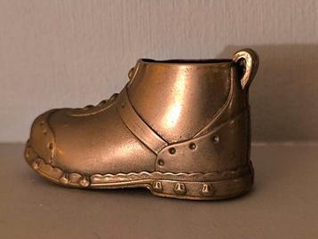 Messing/koperen wandelschoen beschikbaar voor biedingen