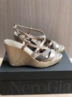 Sleehakken Nero Giardini maat 39, Beige, Zo goed als nieuw, Nero giardini, Sandalen of Muiltjes