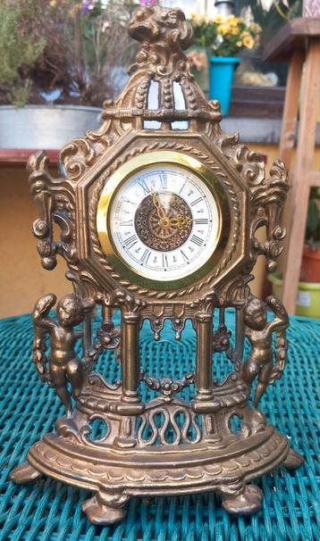 Horloge de table mécanique en cuivre d'antiquité avec anges