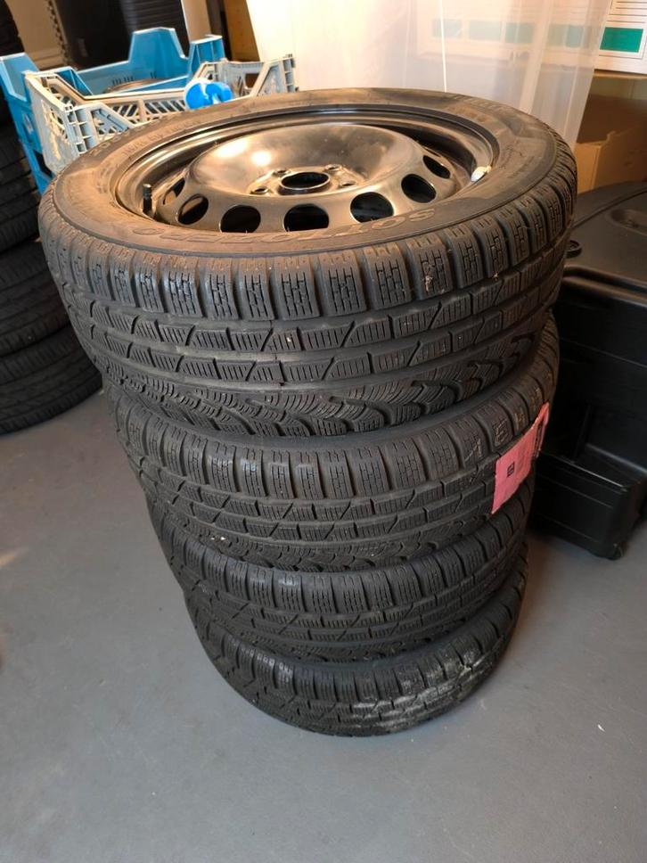 Tole velgen AUDI A3 8P  + banden - 6JX16H2 ET50, Auto-onderdelen, Banden en Velgen, Banden en Velgen, Winterbanden, 16 inch, 205 mm