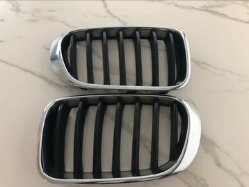 Grille BMW X3 et X4 F25 F26 d'origine et en parfait état. disponible aux enchères