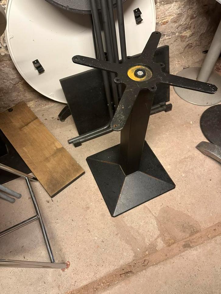 Pieds de table, Maison & Meubles, Pièces pour table, Utilisé, Pied de table, Métal, Enlèvement