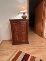 Decoratieve, sfeervolle kast, Ophalen, Zo goed als nieuw, Teakhout