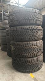 Sites d'hiver 225/40R19 et 255/35R19 de la marque UNIROYAL, Enlèvement