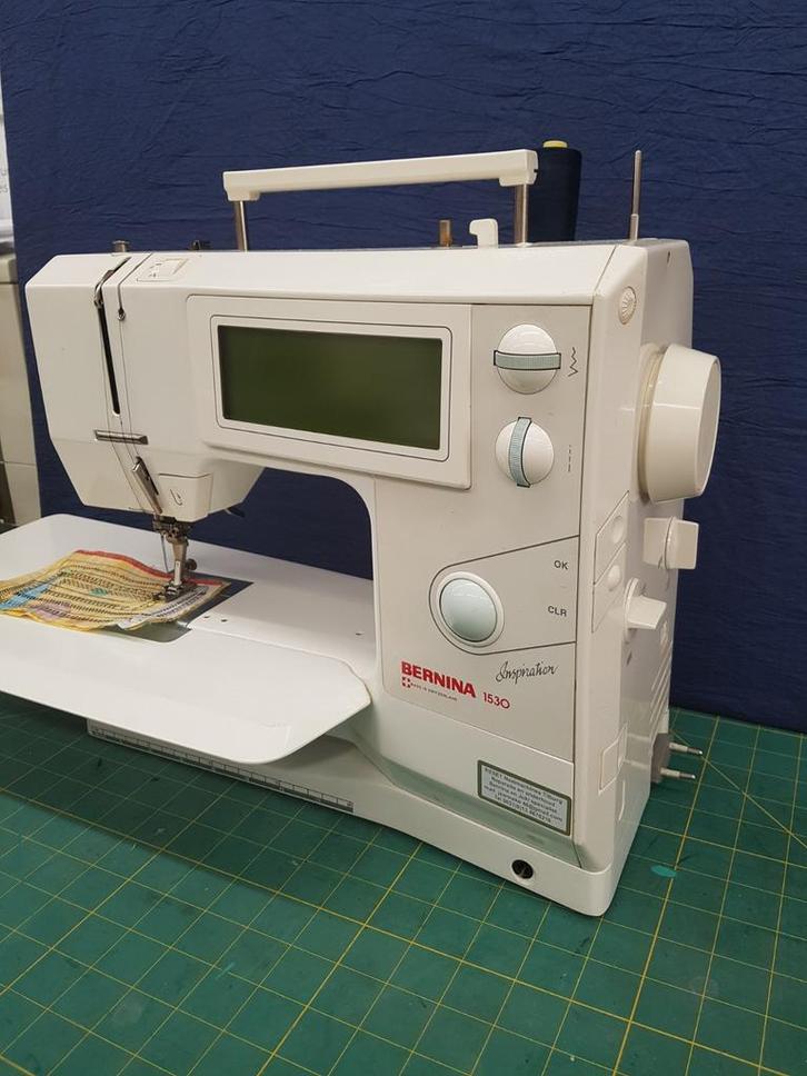 Bernina 1530 met alfabet en cijfers, Hobby en Vrije tijd, Naaimachines en Toebehoren, Bernina, Ophalen of Verzenden