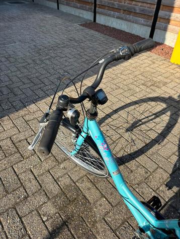 Meisjes fiets beschikbaar voor biedingen