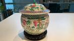 Antieke aziatische dekselpot met gewenste rode stempel, Enlèvement ou Envoi