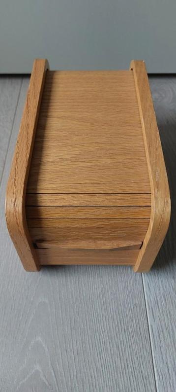 Solide Houten rolluik houder Scandinavisch design beschikbaar voor biedingen