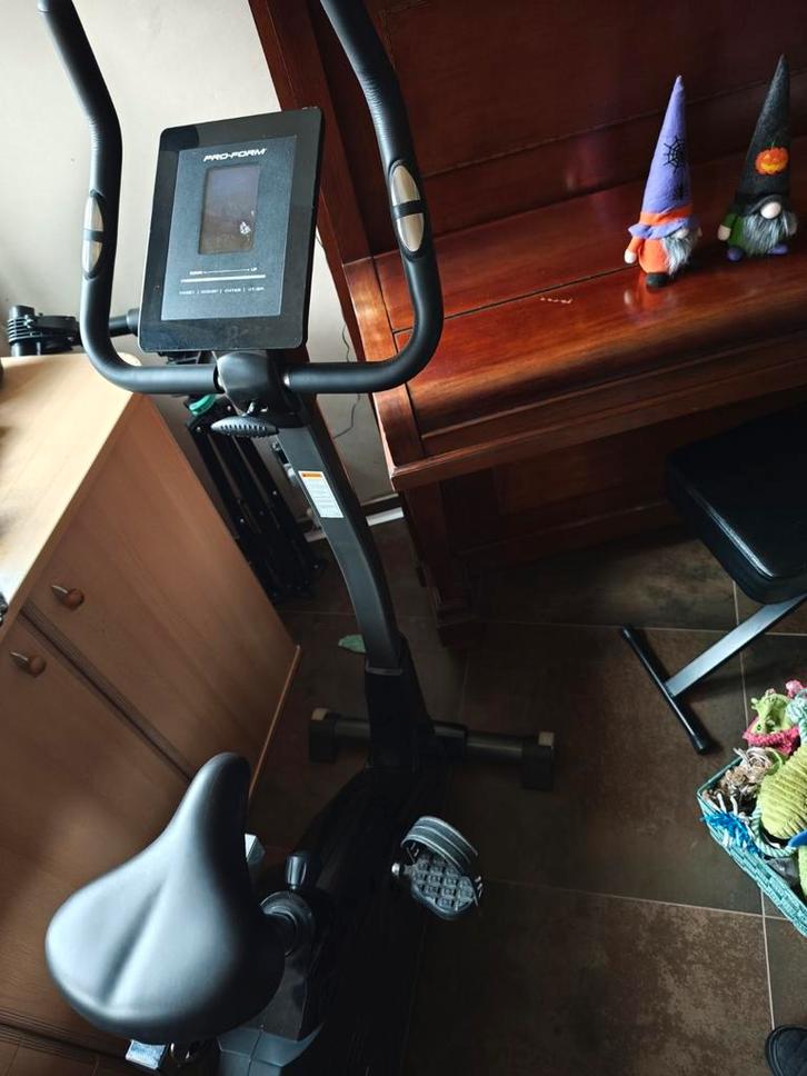 Vélo d'appartement pro-form, Sports & Fitness, Appareils de fitness, Utilisé, Vélo d'appartement, Enlèvement