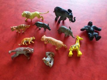 Figurines: 9 pièces animaux et 2 singes. "Vintage". beschikbaar voor biedingen
