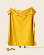 Plaids Cocooning Monochrome Mimosa jaune fleece plaid NIEUW, Huis en Inrichting, Woonaccessoires | Plaids en Woondekens, Verzenden