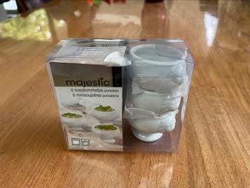 Kleine soepkommetjes voor aperitief  beschikbaar voor biedingen