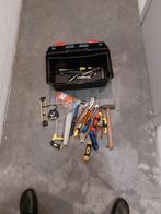 La valise à outils n'était plus nécessaire dans la caravane, Enlèvement