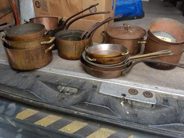 18stuks  kopere  pannen  beschikbaar voor biedingen