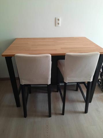 Hoge eettafel + 2 stoelen