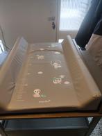 Verzorginstafel met verversing kussen en uitschuifbaar badje, Kinderen en Baby's, Kinderkamer | Commodes en Kasten, Ophalen, Zo goed als nieuw