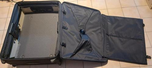 TUMI Medium Trip uitbreidbare Koffer 73,5 cm, Muziek en Instrumenten, Behuizingen en Koffers, Gebruikt, Ophalen