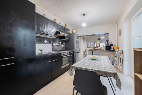 Huis à vendre à Charleroi Couillet, 4 chambres, Immo, Huizen en Appartementen te koop, Vrijstaande woning, F