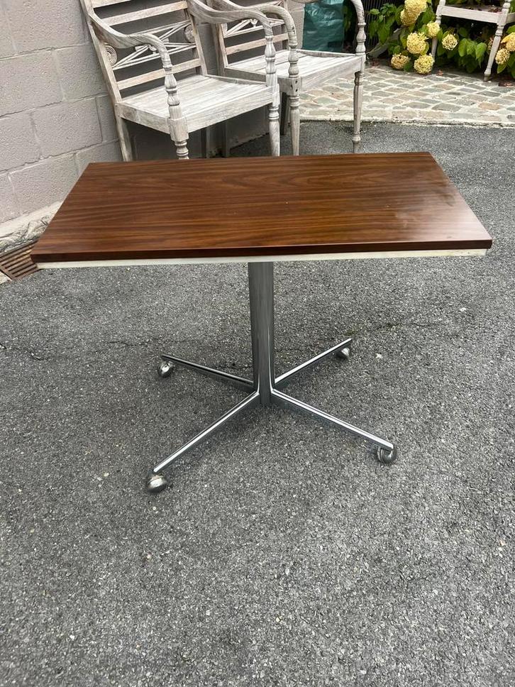 Vintage tv tafel of strereo, Huis en Inrichting, Tafels | Statafels, Zo goed als nieuw, Ophalen