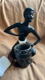 Statue africaine jouant djembé marque Alex MDMS NI, Antiek en Kunst, Ophalen of Verzenden