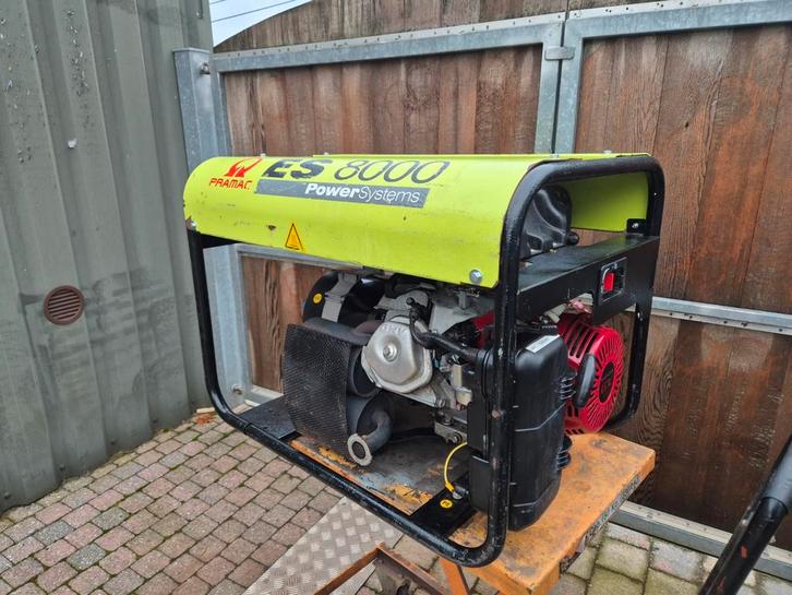 Pramac generator ES8000  7KVA   Honda 13pk, Doe-het-zelf en Bouw, Aggregaten, Zo goed als nieuw, Benzine, 5 tot 10 kVA, Geluidgedempt
