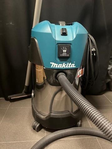 Makita bouwstofzuiger beschikbaar voor biedingen