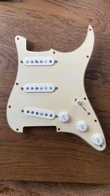 Fender American Series Loaded Pickguard beschikbaar voor biedingen