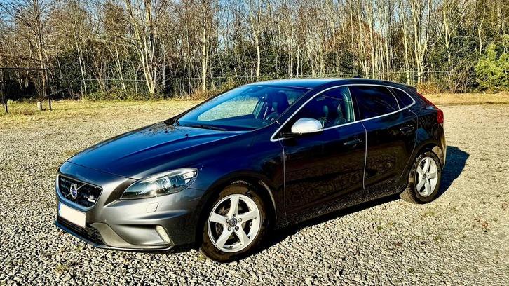 Volvo V40 D2 1.6 R-Design  (All Black pack), Auto's, Volvo, Particulier, V40, Achteruitrijcamera, Diesel, Euro 5, 5 deurs, Handgeschakeld
