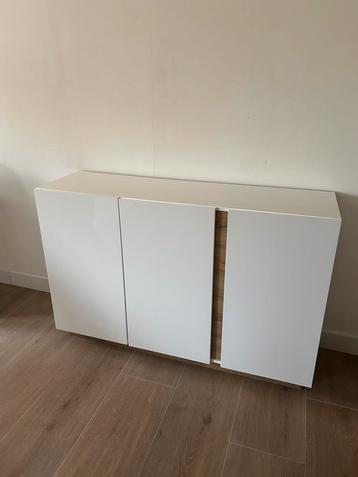 Dressoir beschikbaar voor biedingen