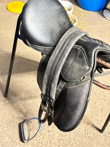 Pony zadel beschikbaar voor biedingen