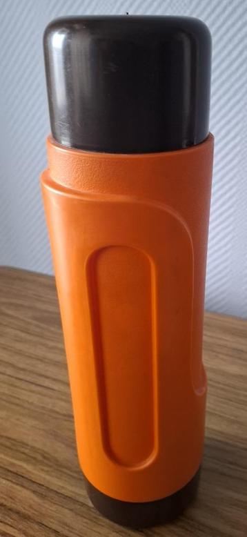 Vintage thermosfles uit jaren 70  beschikbaar voor biedingen