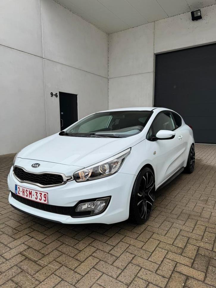 Kia Ceed 1.4 Essence HOMOLOGUÉE POUR LA VENTE, Autos, Kia, Particulier, (Pro) Cee d, ABS, Phares directionnels, Airbags, Air conditionné
