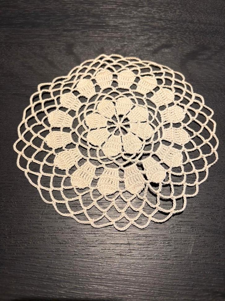 Gehaakt tafelkleed, Antiek en Kunst, Antiek | Tapijten, Tafelkleden en Textiel, Ophalen