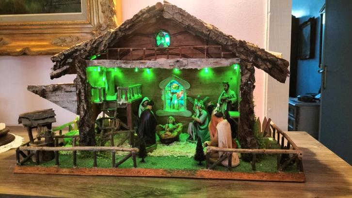 Heldere handgemaakte wieg, Hobby en Vrije tijd, Feestartikelen, Ophalen